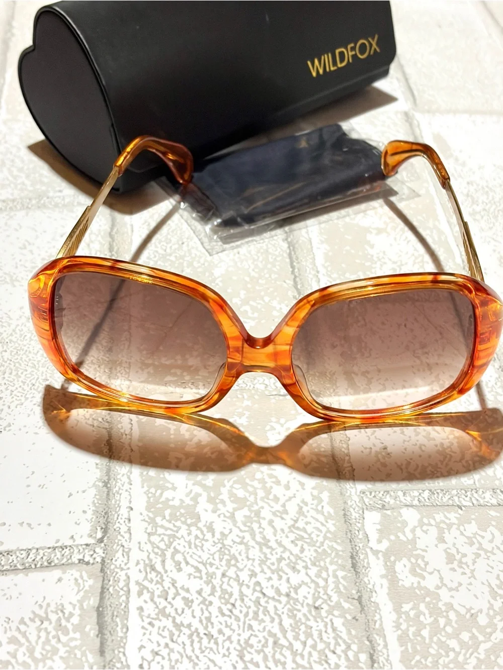 Wildfox “Liz” Amber Tortoiseshell Rectangle Oversized Sunglasses with Case NEW